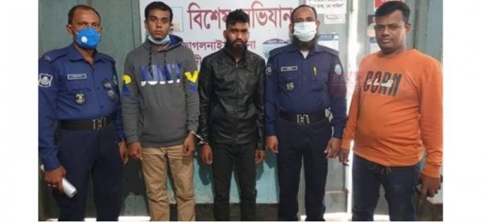 পুলিশ পরিচয়ে মোটরসাইকেল আত্মসাৎ, আটক ২ পুলিশ পরিচয়ে মোটরসাইকেল আত্মসাৎ, আটক ২