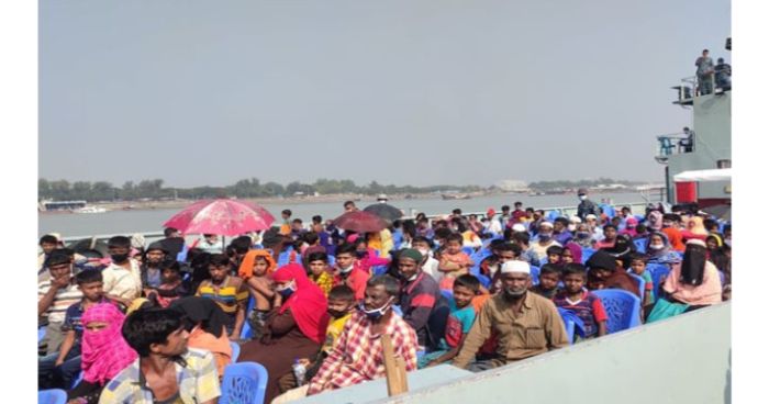 ভাসানচর যেতে জাহাজে রোহিঙ্গারা ভাসানচর যেতে জাহাজে রোহিঙ্গারা