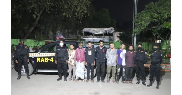 ২৭৫টি মোবাইলসহ ছিনতাই চক্রের ৭ সদস্যকে গ্রেপ্তার করেছে র্যাব ২৭৫টি মোবাইলসহ ছিনতাই চক্রের ৭ সদস্যকে গ্রেপ্তার করেছে র্যাব