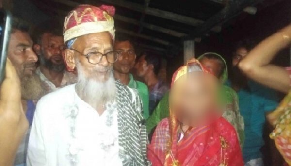 বৃদ্ধ বরের মুখে কোটি টাকার হাসি, গ্রামজুড়ে আনন্দ বৃদ্ধ বরের মুখে কোটি টাকার হাসি, গ্রামজুড়ে আনন্দ