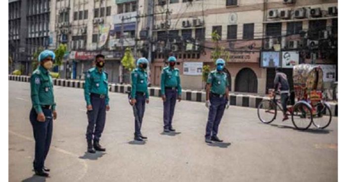 এ পর্যন্ত  ৯০ পুলিশ সদস্য প্রাণ হারিয়েছে করোনায়