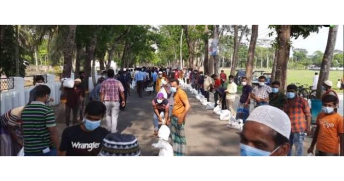 ক্ষতিগ্রস্থ অসহায়, গরীব ও কর্মহীন পরিবারকে প্রধানমন্ত্রীর উপহার ক্ষতিগ্রস্থ অসহায়, গরীব ও কর্মহীন পরিবারকে প্রধানমন্ত্রীর উপহার