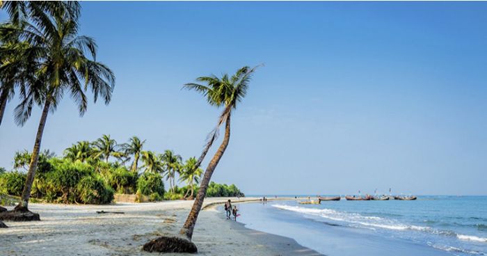 সেন্টমার্টিনে আটকে পড়া ৪ শতাধিক পর্যটক নিরাপদে আছেন