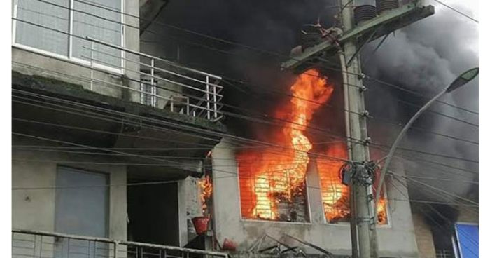 উত্তর মেসিডোনিয়ার কোভিড হাসপাতালে ভয়াবহ আগুন, নিহত ১০ উত্তর মেসিডোনিয়ার কোভিড হাসপাতালে ভয়াবহ আগুন, নিহত ১০
