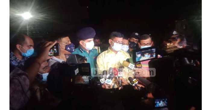 ডিএমপি কমিশনার: নাশকতা নয়, মগবাজারে গ্যাস থেকে বিস্ফোরণ ডিএমপি কমিশনার: নাশকতা নয়, মগবাজারে গ্যাস থেকে বিস্ফোরণ