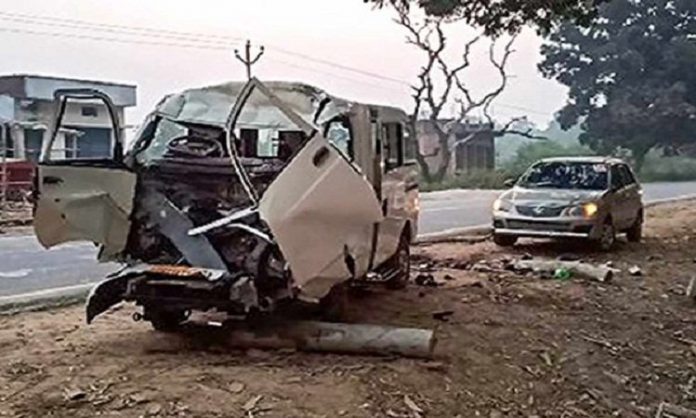ভারতে সড়ক দুর্ঘটনায়  ১৪ জনের প্রাণহানি
