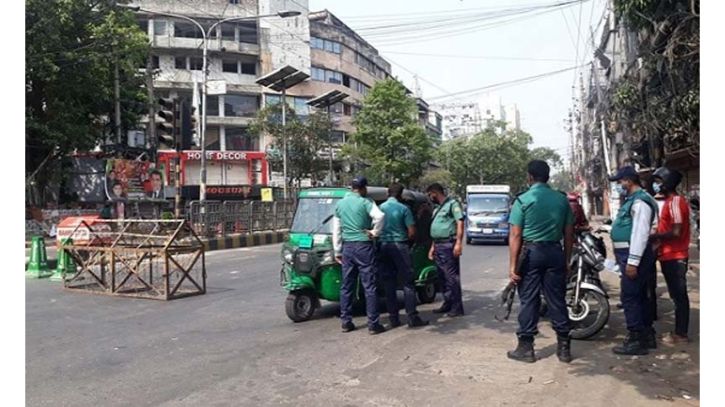 আজ থেকে সারা দেশে ওমিক্রন রোধে সরকারি বিধি-নিষেধ শুরু আজ থেকে সারা দেশে ওমিক্রন রোধে সরকারি বিধি-নিষেধ শুরু