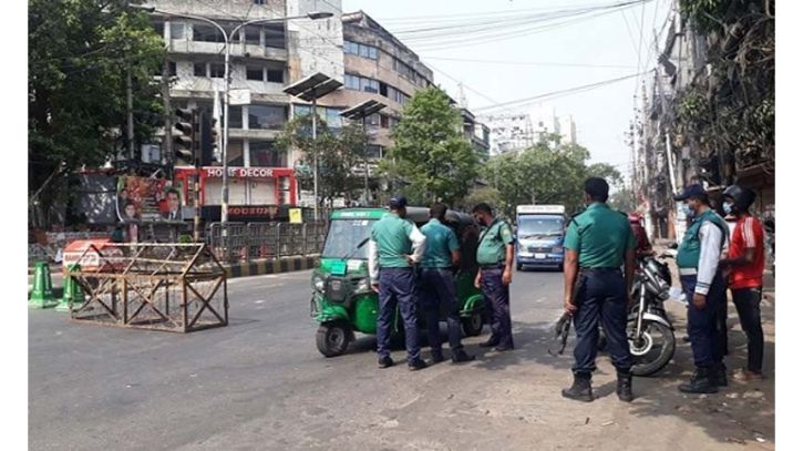 আজ থেকে সারা দেশে ওমিক্রন রোধে সরকারি বিধি-নিষেধ শুরু