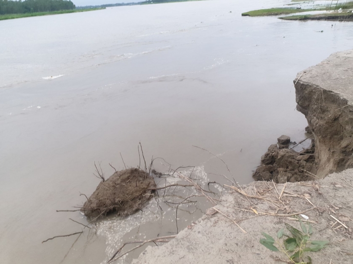 বর্ষা - নদী ভাঙ্গন