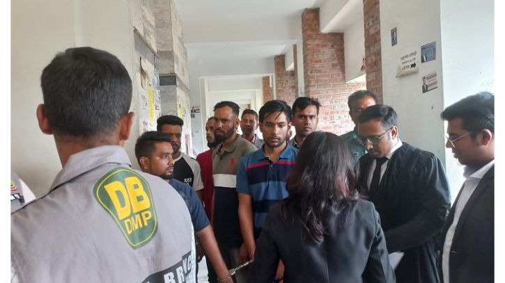 ডাচ বাংলার সোয়া ১১ কোটি টাকা ছিনতাই : রিমান্ডে ৮ জন ডাচ বাংলার সোয়া ১১ কোটি টাকা ছিনতাই : রিমান্ডে ৮ জন
