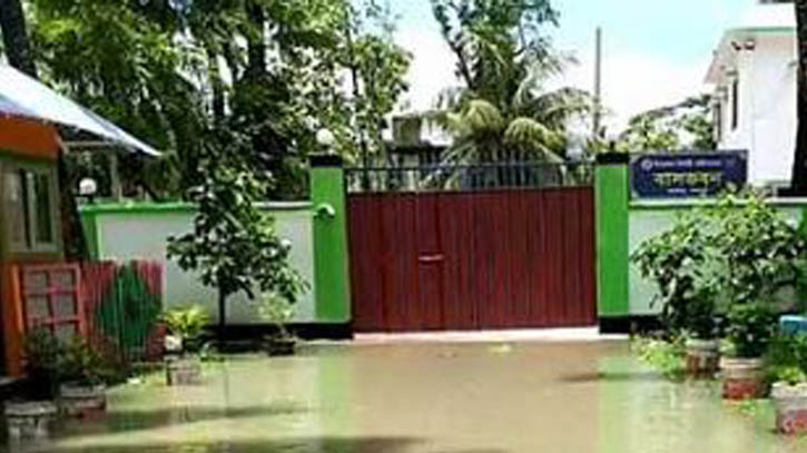 ঝালকাঠির ১৫ গ্রাম প্লাবিত ঝালকাঠির ১৫ গ্রাম প্লাবিত