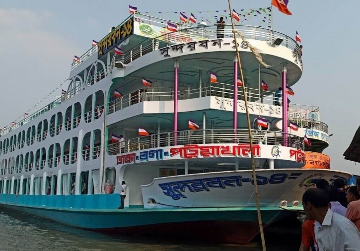 আগের ভাড়াতেই অর্ধেক যাত্রী নিয়ে চলবে লঞ্চ আগের ভাড়াতেই অর্ধেক যাত্রী নিয়ে চলবে লঞ্চ