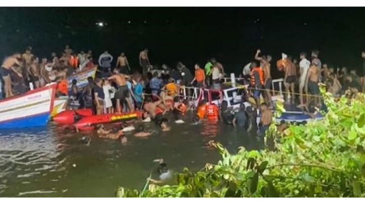 কেরালায় নৌকাডুবিতে প্রাণহানি বেড়ে দাঁড়িয়েছে ২২জন কেরালায় নৌকাডুবিতে প্রাণহানি বেড়ে দাঁড়িয়েছে ২২জন
