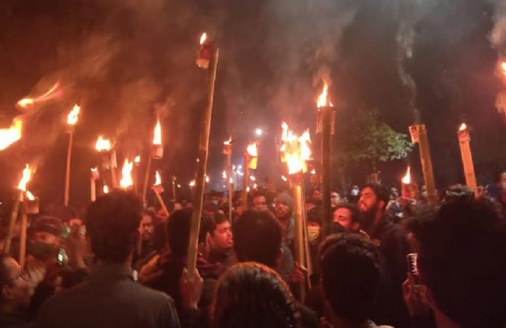 শাবিপ্রবির আন্দোলনরত ছাত্রদের মিছিলে আবার উত্তাল ক্যাম্পাস শাবিপ্রবির আন্দোলনরত ছাত্রদের মিছিলে আবার উত্তাল ক্যাম্পাস