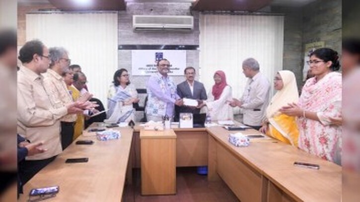 ঢাবিতে ৫৮৩ ছাত্রী পেলেন প্রথমবারের মতো আপৎকালীন আর্থিক সহায়তা
