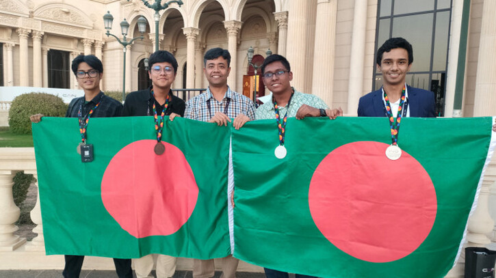 আন্তর্জাতিক এআই অলিম্পিয়াডে বাংলাদেশের ঝুলিতে দুটি ব্রোঞ্জ আন্তর্জাতিক এআই অলিম্পিয়াডে বাংলাদেশের ঝুলিতে দুটি ব্রোঞ্জ