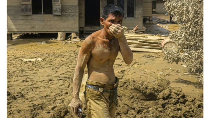 দূরবর্তী গ্রামে খাদ্যসংকট, দুর্যোগ ঘোষণার দাবি।