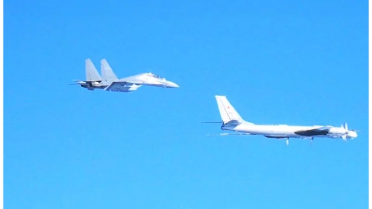 চীন-রাশিয়ার যৌথ যুদ্ধবিমান টহলে জাপান-ন্যাটো’র গভীর উদ্বেগ