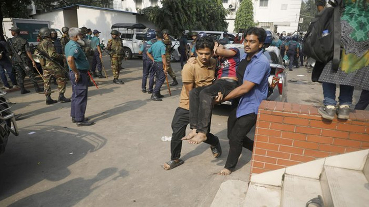সচিবালয়ে সংঘর্ষ ও ভাঙচুর: গ্রেপ্তার ৪ শিক্ষার্থী কারাগারে সচিবালয়ে সংঘর্ষ ও ভাঙচুর: গ্রেপ্তার ৪ শিক্ষার্থী কারাগারে