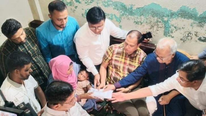 ছোট্ট কন্যাশিশু হুমাশা’র চিকিৎসার দায়িত্ব নিলেন তারেক রহমান ছোট্ট কন্যাশিশু হুমাশা’র চিকিৎসার দায়িত্ব নিলেন তারেক রহমান