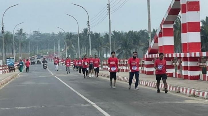 ১৫০০ রানার নিয়ে কক্সবাজার ম্যারাথন প্রতিযোগিতা সম্পন্ন ১৫০০ রানার নিয়ে কক্সবাজার ম্যারাথন প্রতিযোগিতা সম্পন্ন
