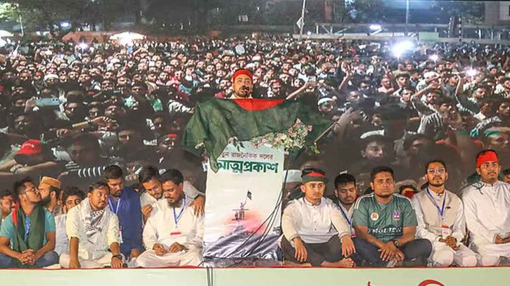 পুরোনো ‘দুর্নীতিবাজরাই’ প্রশাসনে ফিরে এসেছে: এনসিপি নেতা সারজিস
