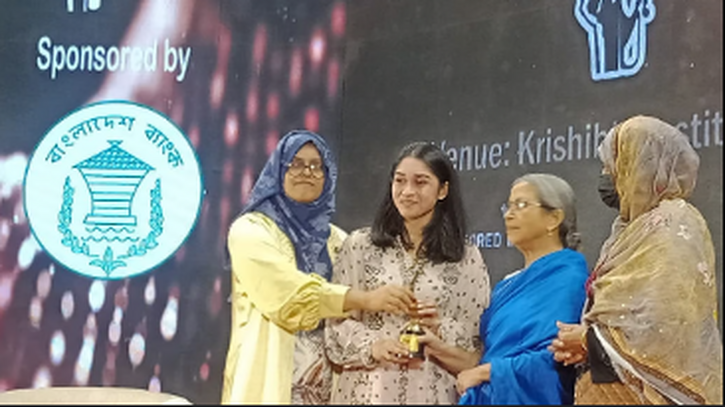 নারীর মর্যাদা রক্ষায় লড়াই অব্যাহত রাখার আহ্বান নারীর মর্যাদা রক্ষায় লড়াই অব্যাহত রাখার আহ্বান