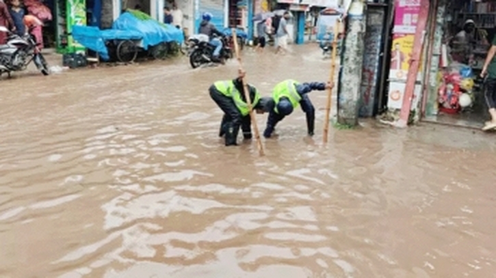 জলাবদ্ধতা মোকাবিলায় দক্ষিণ সিটিতে রেসপন্স টিম, চালু নিয়ন্ত্রণকক্ষ জলাবদ্ধতা মোকাবিলায় দক্ষিণ সিটিতে রেসপন্স টিম, চালু নিয়ন্ত্রণকক্ষ