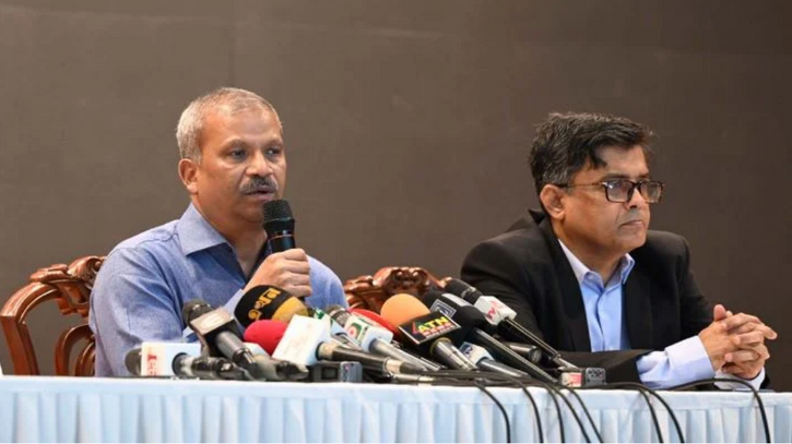 গণভোট নিয়ে সিদ্ধান্ত শিগগিরই: আসিফ নজরুল গণভোট নিয়ে সিদ্ধান্ত শিগগিরই: আসিফ নজরুল