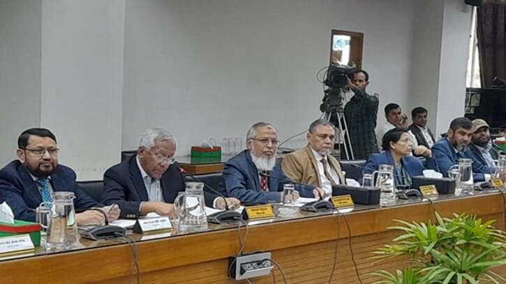 পোস্টাল ভোটিং জটিল হলেও বাংলাদেশ চ্যালেঞ্জটি নিতে যাচ্ছে : সিইসি