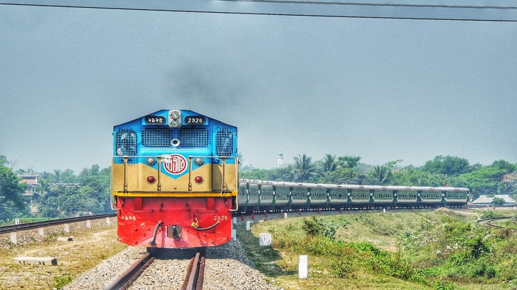 যমুনা এক্সপ্রেসের লাইনচ্যুত বগি উদ্ধার, ঢাকামুখী পথ সচল