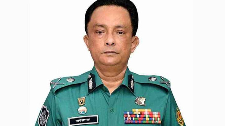 সাবেক ডিএমপি কমিশনারকে বিমানবন্দরে আটকে দিল ইমিগ্রেশন সাবেক ডিএমপি কমিশনারকে বিমানবন্দরে আটকে দিল ইমিগ্রেশন