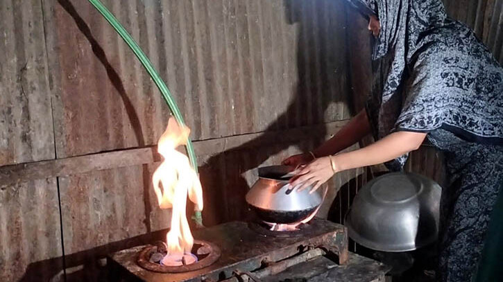 ভোলায় নলকূপ খনন করলেই বেরিয়ে আসছে গ্যাস