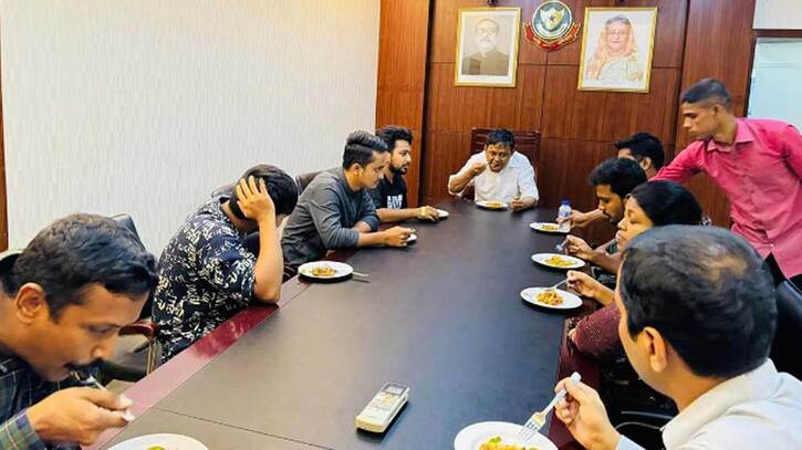 ‘মশকরা’: ডিবি থেকে সরানো হল হারুনকে ‘মশকরা’: ডিবি থেকে সরানো হল হারুনকে