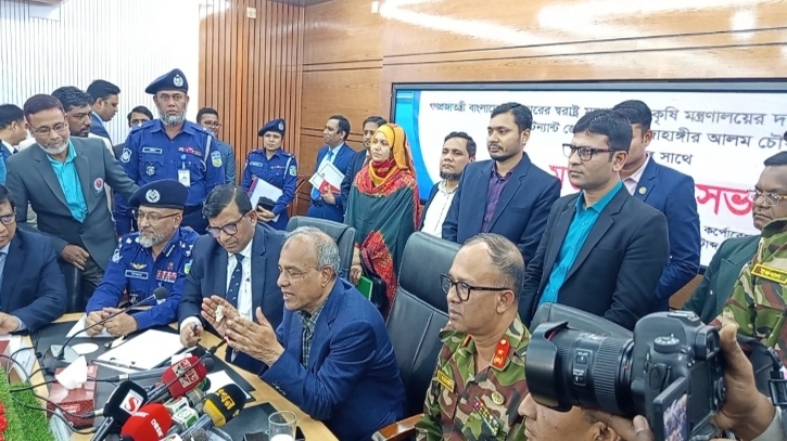 ভারতের সঙ্গে অসম চুক্তির বিষয়ে আলোচনা হবে: স্বরাষ্ট্র উপদেষ্টা ভারতের সঙ্গে অসম চুক্তির বিষয়ে আলোচনা হবে: স্বরাষ্ট্র উপদেষ্টা