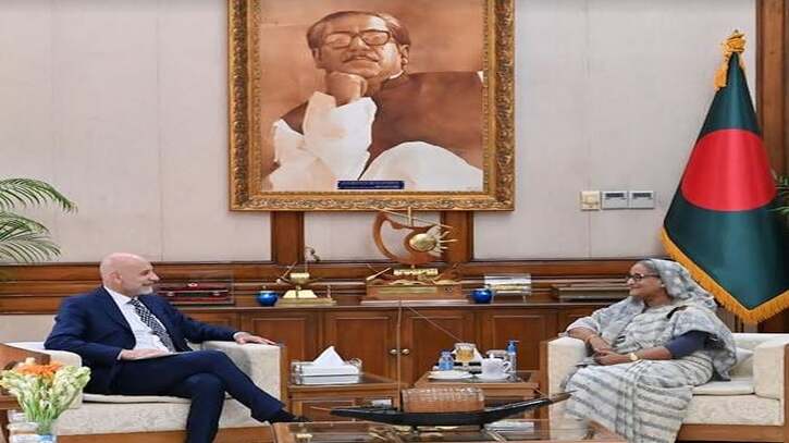 সন্ত্রাসের রাজত্ব কায়েমে ছাত্রদের ঢাল হিসেবে ব্যবহার করেছে জামায়াত-বিএনপি : প্রধানমন্ত্রী সন্ত্রাসের রাজত্ব কায়েমে ছাত্রদের ঢাল হিসেবে ব্যবহার করেছে জামায়াত-বিএনপি : প্রধানমন্ত্রী