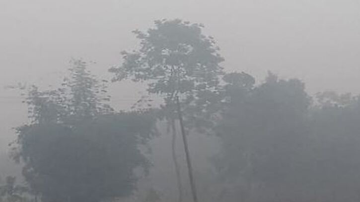 ঘন কুয়াশায় ঢাকা পড়েছে পঞ্চগড়, স্থবির জনজীবন ঘন কুয়াশায় ঢাকা পড়েছে পঞ্চগড়, স্থবির জনজীবন