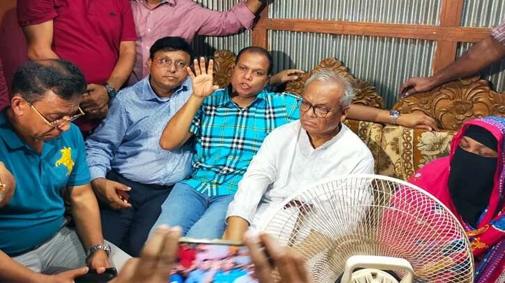 সাম্প্রতিক অরাজকতায় দেশি-বিদেশি ইন্ধন রয়েছে: রুহুল কবির রিজভী সাম্প্রতিক অরাজকতায় দেশি-বিদেশি ইন্ধন রয়েছে: রুহুল কবির রিজভী
