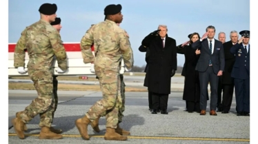 সিরিয়ায় ৭০টিরও বেশি আইএস লক্ষ্যবস্তুতে মার্কিন হামলা