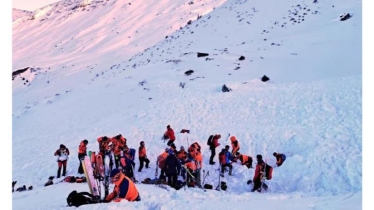 অস্ট্রিয়ায় তুষারধসে মৃতের সংখ্যা বেড়ে ৮