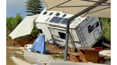 নিউজিল্যান্ডে ভূমিধসে নিখোঁজদের খোঁজে তল্লাশি