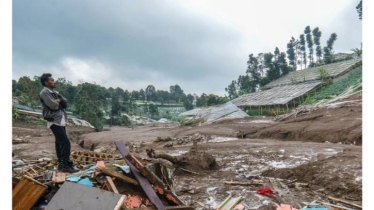 ভূমিধসে নিখোঁজদের খোঁজে ইন্দোনেশিয়ায় উদ্ধার তৎপরতা