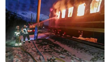 ইউক্রেনের যাত্রীবাহী ট্রেনে রাশিয়ার ড্রোন হামলা, নিহত ১২