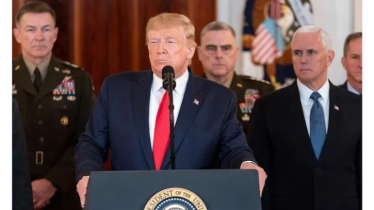 ইরান যুক্তরাষ্ট্রে আঘাতের ক্ষেপণাস্ত্র তৈরি করছে—ট্রাম্প অভিযোগ।