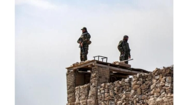 কাবুলে বিস্ফোরণ, পাকিস্তানি বিমানে গুলি