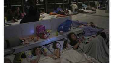 ইরানি ক্ষেপণাস্ত্র সতর্কতায় আশ্রয়ে ইসরাইলিরা