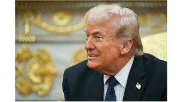 ইরানকে ‘অত্যন্ত কঠোর আঘাত’ করার হুমকি ট্রাম্পের