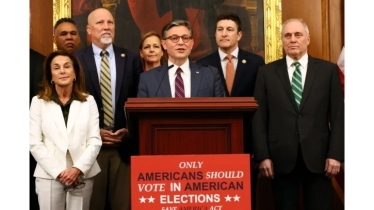 ‘সেভ আমেরিকা’ বিল পাসে মরিয়া ট্রাম্প