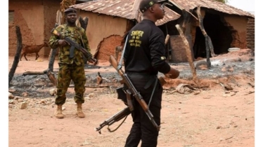 নাইজেরিয়ায় বন্দুকধারীদের হামলায় নিহত ২০