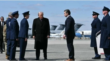 ইরান যুদ্ধে নিহত মার্কিন সেনাদের মরদেহ নিলেন ট্রাম্প